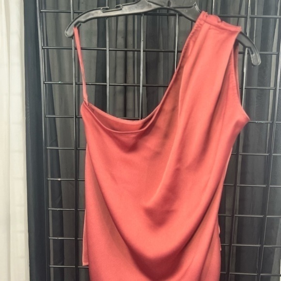 NEW WITH TAGS SATIN LOOK ONE SHOULDER TOP FROM WHITE HOUSE BLACK MARKET - Picture 2 of 11